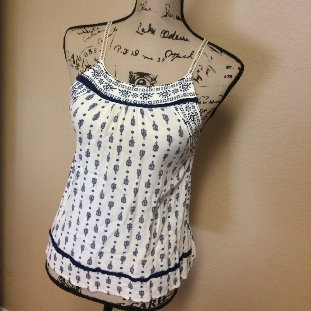 Bundle of 4 shirts